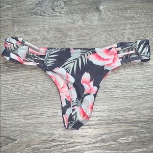 Stone fox swim bottom